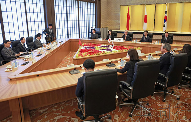 日中韩高官会在东京举行