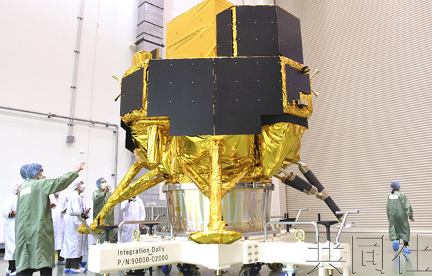 日企ispace展示大型登月舱试验机