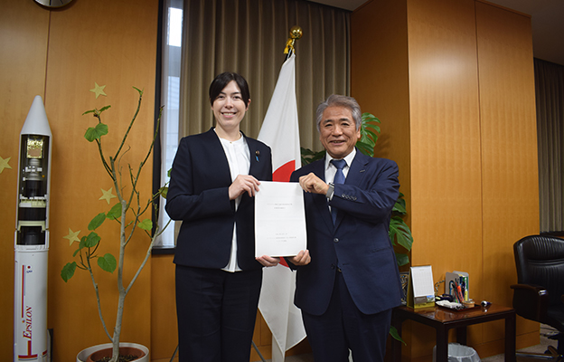 日本内阁府会议建言强化材料研发——依托AI将研发速度提升10倍，每年培育3万名专业人才