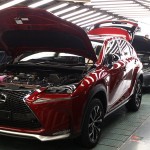 2014年8月，在丰田九州宫田工厂装配完成的新型雷克萨斯NX。（丰田汽车  提供）