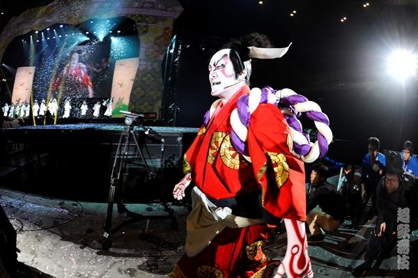 超歌舞伎将传统艺术与最新技术相融合 吸引了众多年轻观众