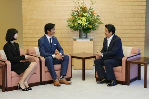 英国皇家芭蕾舞团的两位演员平野亮一及高田茜会见日本首相
