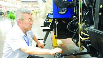 【人物】农机研发的日本专家，雷沃重工的产品总设计师——堀井恭之