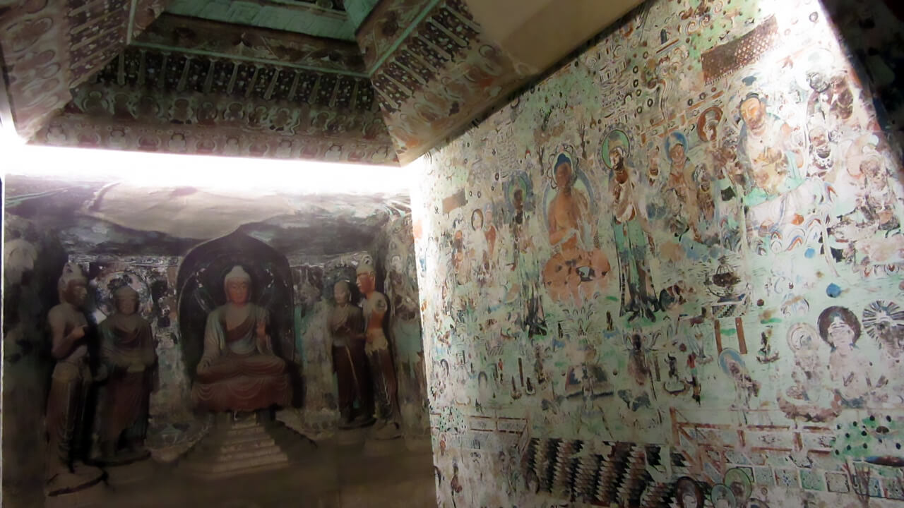 甘肃省博物馆战士的壁画与佛像
