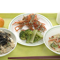日本的学校供餐，全球效仿的模式（三）：出现集体食物中毒