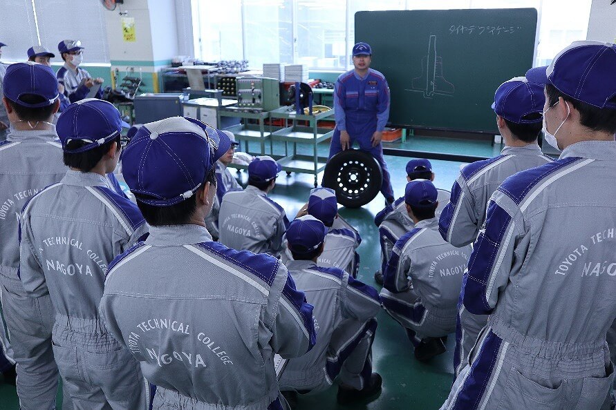 现场看丰田怎样培养汽车维修技师--记TOYOTA名古屋汽车大学校