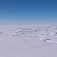日本利用卫星数据查明南极冰盖流失原因，巨大的海洋涡旋向南极输送温暖海水