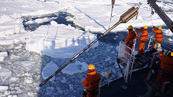 日本极地研究所：南极冰盖融化可能连锁扩展