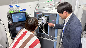 东京都医学综合研究所成功解析小鼠全身蛋白质的24小时时间变化