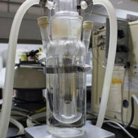 九州大学开发出光催化剂，利用光将CO₂和塑料同步转化为化学品