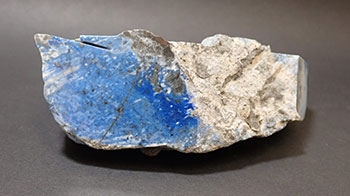 日本国立科学博物馆：在新潟县丝鱼川市发现日本国内首个“青金石”