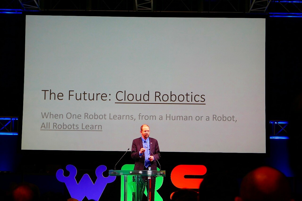 丰田研究中心CEO介绍了云机器人的工作以及原理